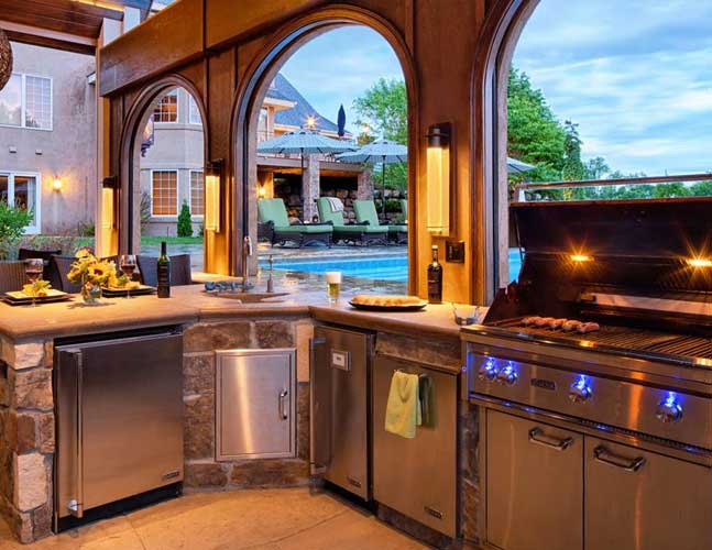 Lynx Professional Outdoor Kitchens