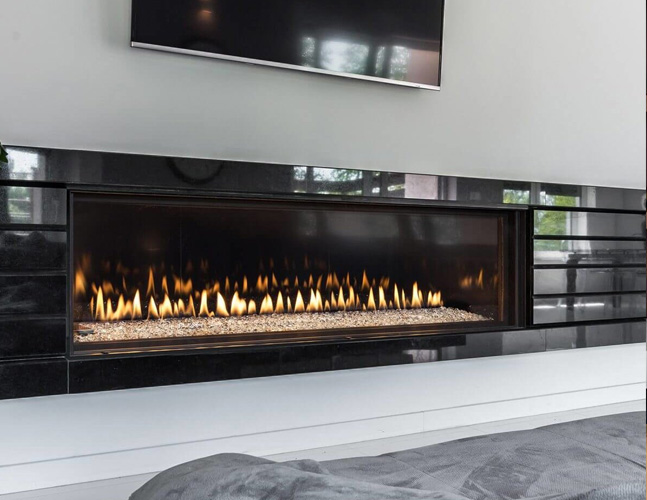 Montigo Distinction DL6315 Single-Sided Linear Gas Fireplace