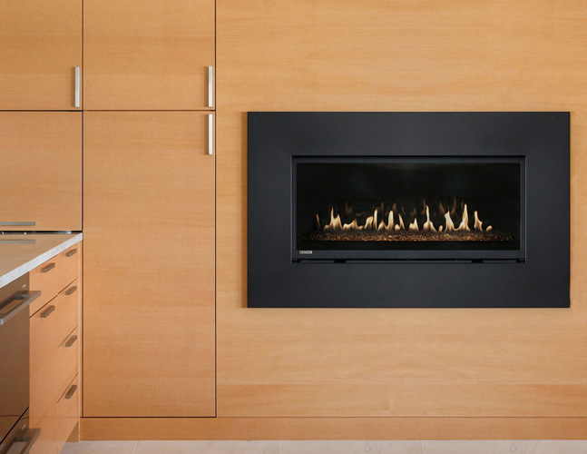 Montigo P42DF Linear Direct Vent Gas Fireplace