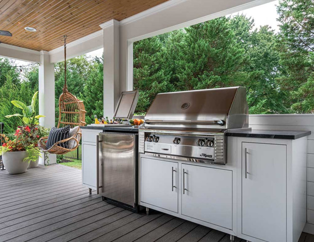 Custom Outdoor Kitchen Cabinets by Challenger Designs